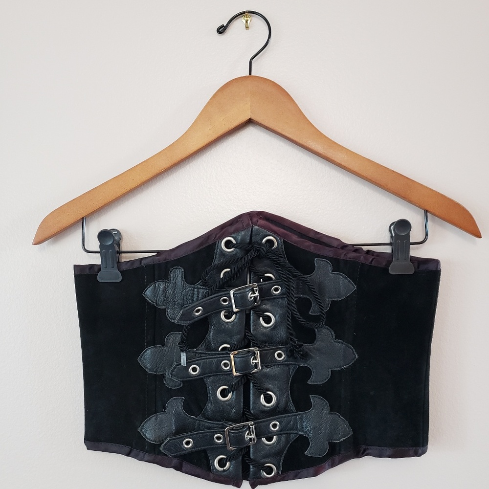 Suede steampunk under corset